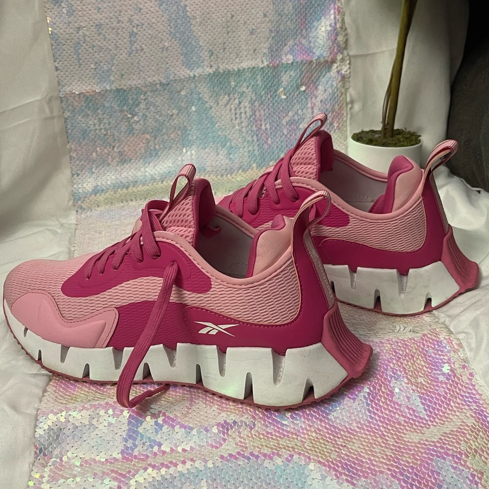 REEBOK Women's Running Shoes Zig Dynamic Hot Pink White Sneakers Sz 6.5